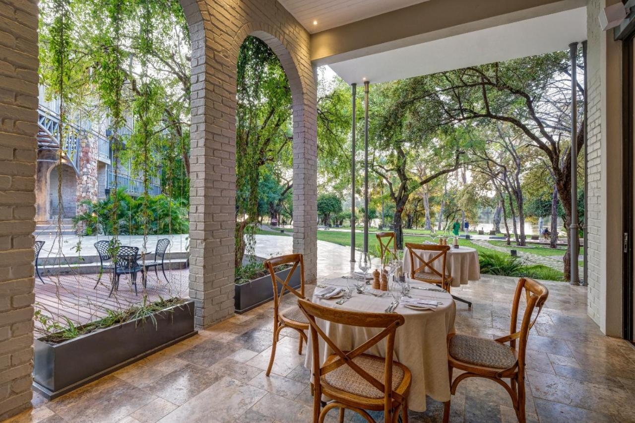 Palm River Hotel Victoria Falls Exterior foto