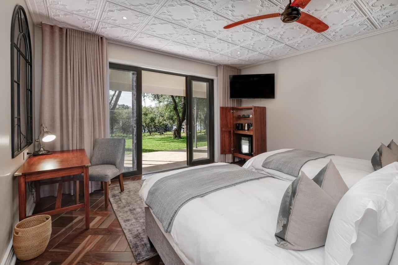 Palm River Hotel Victoria Falls Exterior foto